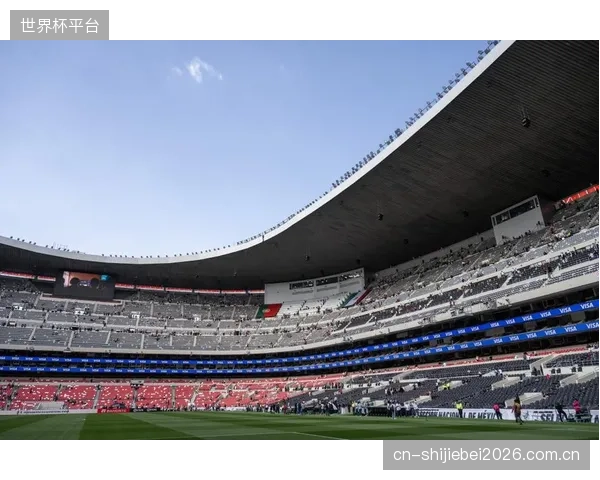 韩国队将面临阿兹特克高原考验，洪明甫需解决球员体能分配以维持全场高位逼抢强度。
